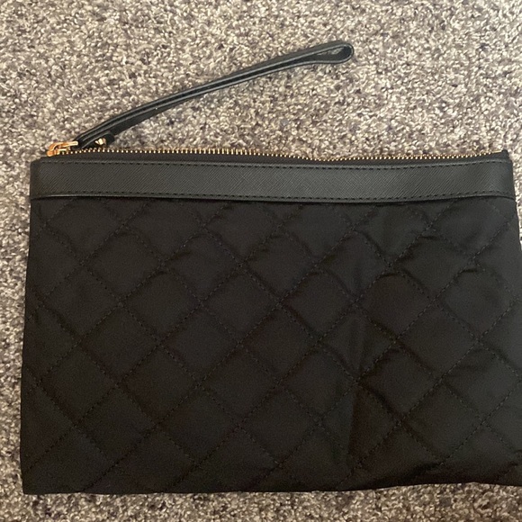 Michael Kors: Large Black Wristlet - Picture 3 of 3